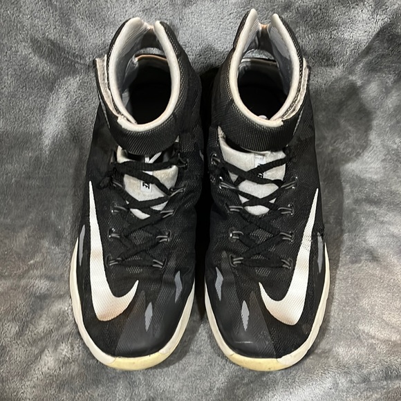 Nike Zoom Hyperrev Mens Sz 10.5 Blk/Silver #630913-003 (Beaters) - Picture 1 of 6